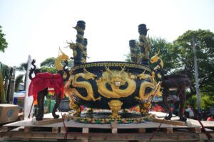 รับสร้างกระถางธูปมังกร กระถางธูปมังกรใหญ่ กระถางธูปศาลเจ้า กระถางธูปเทพ กระถางธูปขนาดใหญ่ กระถางธูปจีน เอรา ฟายน์อาร์ต คุณณัธ 065-9559539 คุณนิด 081-6444202 |