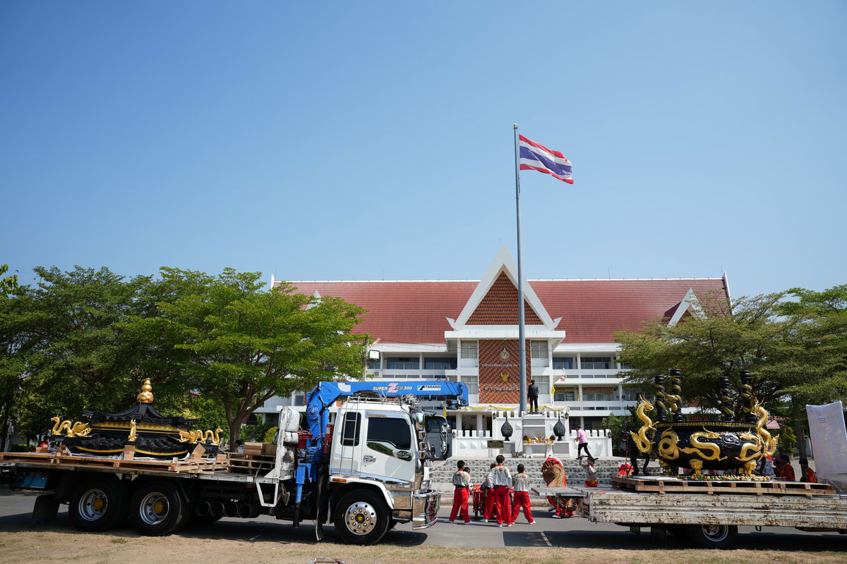 กระถางธูปมังกรทองเหลืองขนาดใหญ่ ออกแบบประณีตด้วยศิลปะจีนโบราณ