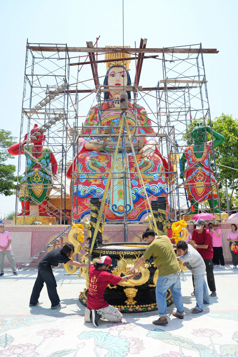 กระถางธูปมังกรขนาดใหญ่สำหรับศาลเจ้าจีน สัญลักษณ์แห่งพลังและความเจริญรุ่งเรือง