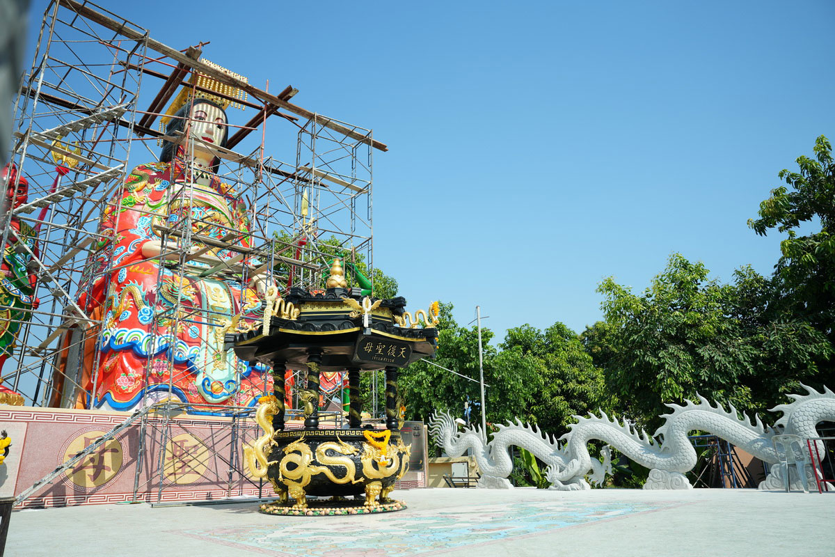 กระถางธูปมังกรทองเหลืองขนาดใหญ่ ออกแบบประณีตด้วยศิลปะจีนโบราณ